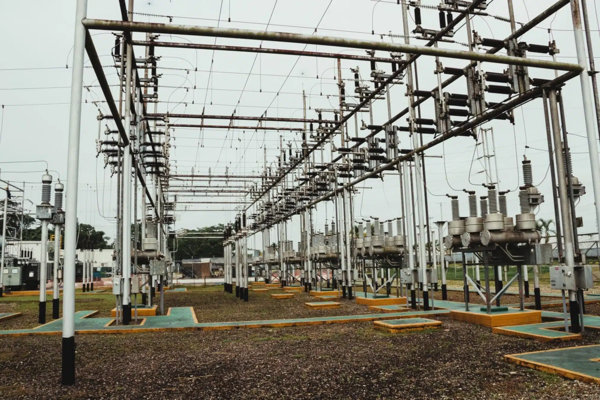 Stromkabel in Umspannwerk Substation Automation | TRIPS group